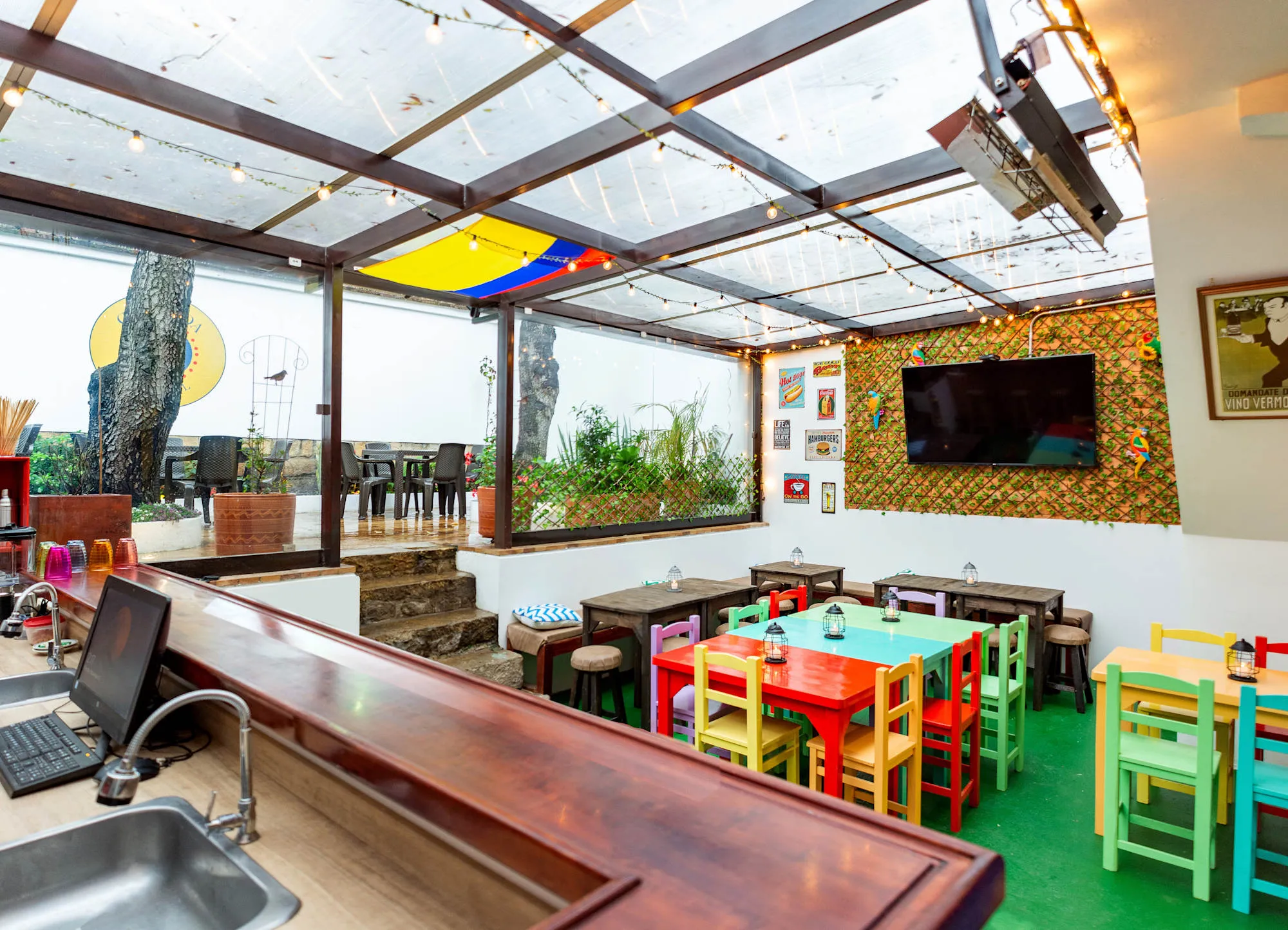 Die Bar des Granada Hostel