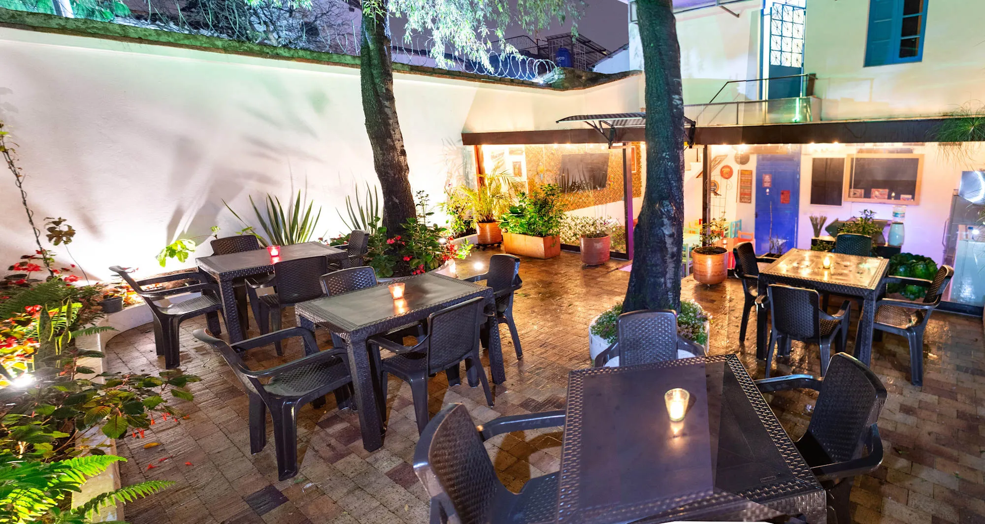 Der Patio des Granada Hostel
