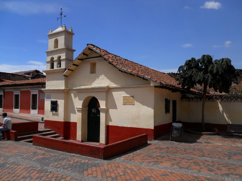 Iglesia_plaza_del_Chorro_de_Quevedo